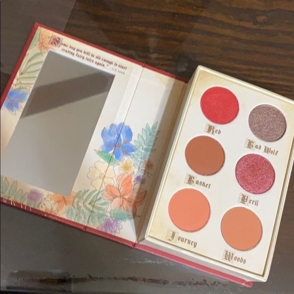 Eyeshadow pallet